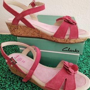 New with box.  Women's Clarks Pink Leather Suade sandals.  Eu 37 M
